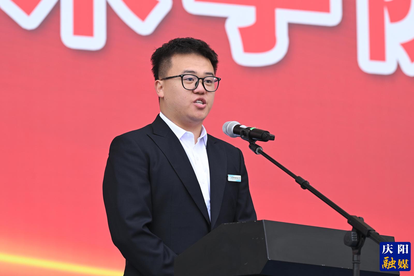教师代表发言。 教师代表发言。